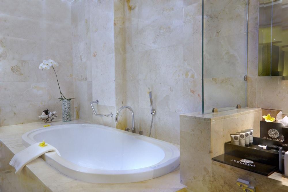 Kuta Angel Hotel - Luxurious Living Exterior photo