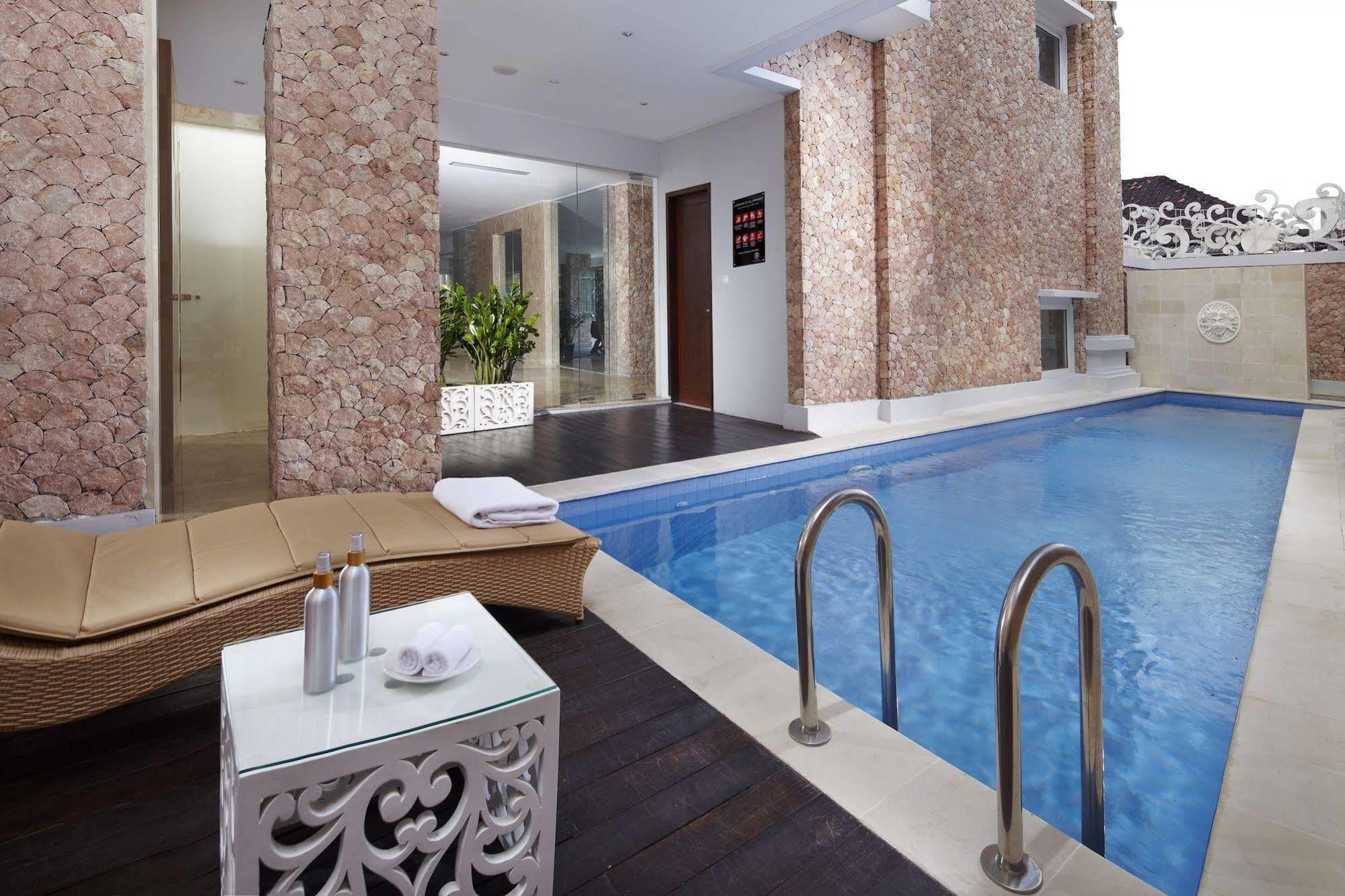 Kuta Angel Hotel - Luxurious Living Exterior photo