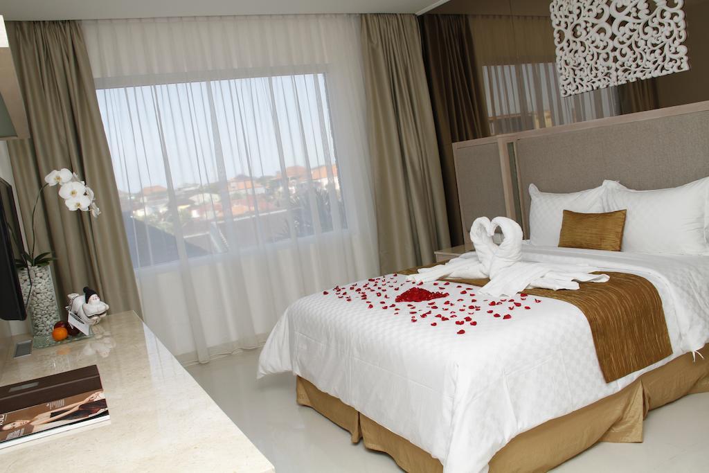 Kuta Angel Hotel - Luxurious Living Exterior photo